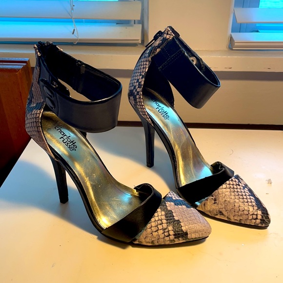 Black Snake Skin print stilettos - Picture 3 of 3